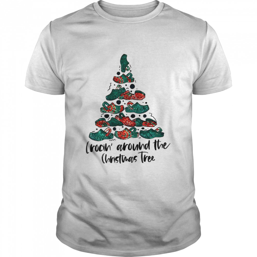 Crocin around the Christmas tree shirt