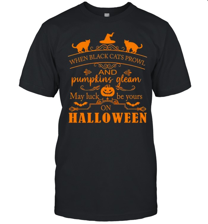 black Cats May Luck Be Yours On Halloween  Classic Men's T-shirt