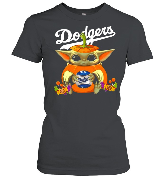 Baby Yoda Pumpkin Hug Los Angeles Dodgers Halloween Classic Women's T-shirt