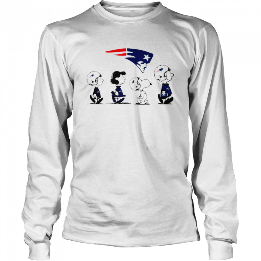 Peanuts Characters New England Patriots Football team t-shirt Long Sleeved T-shirt