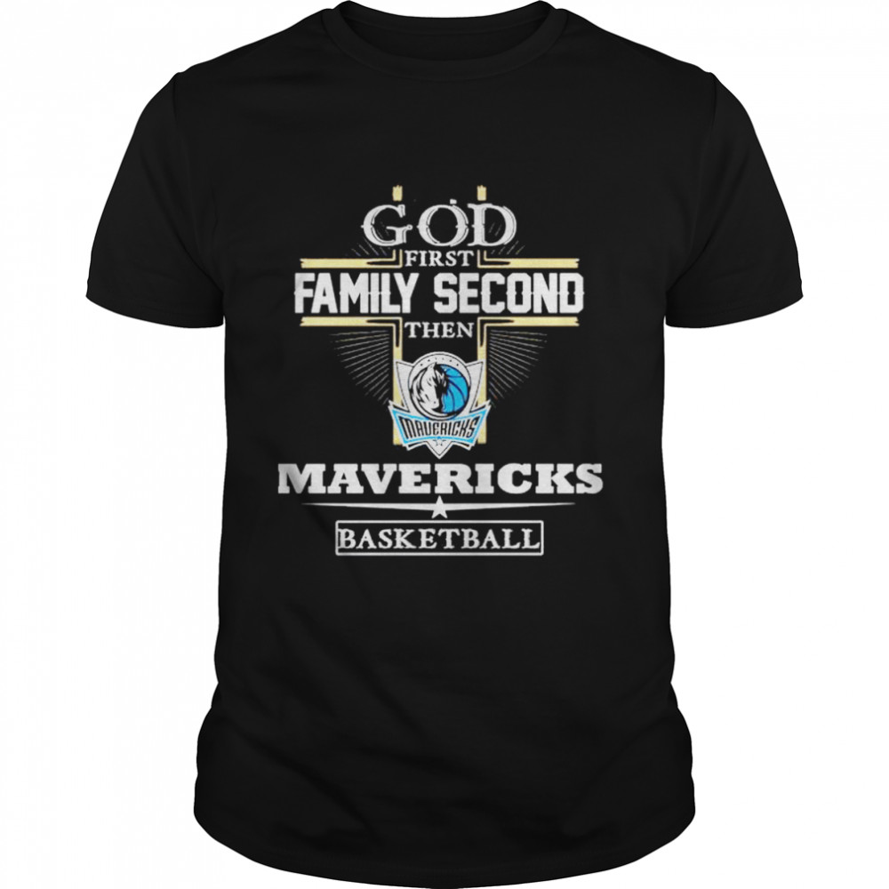 God first family second then Dallas Mavericks basketball shirt Classic Men's T-shirt